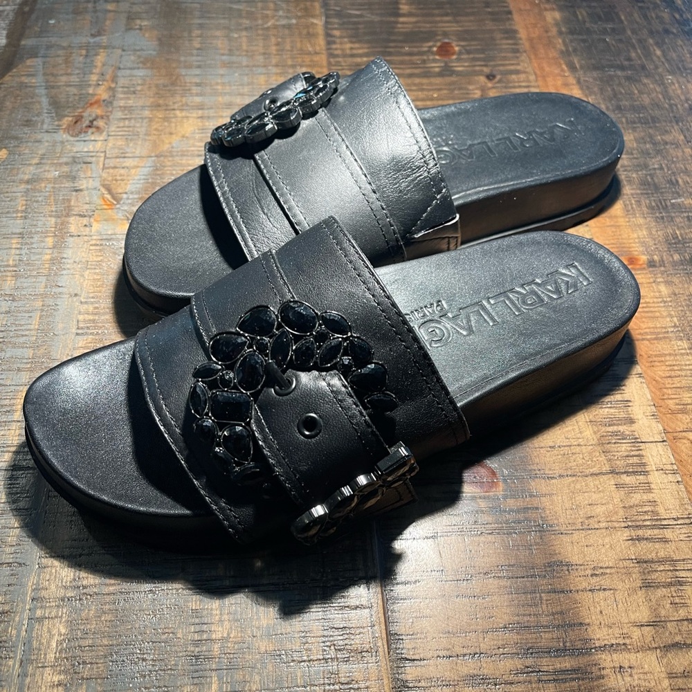Karl Lagerfeld Paris Sylvie Slide with buckle and sparkles 10M 41B